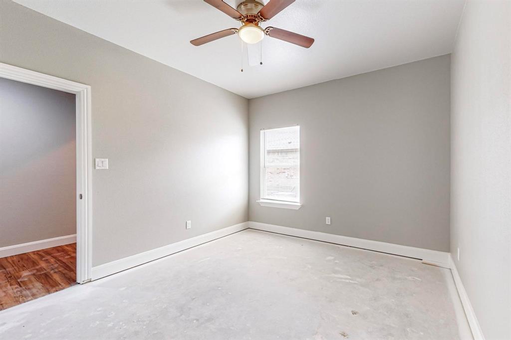 201 Dellis Street Property Photo 24