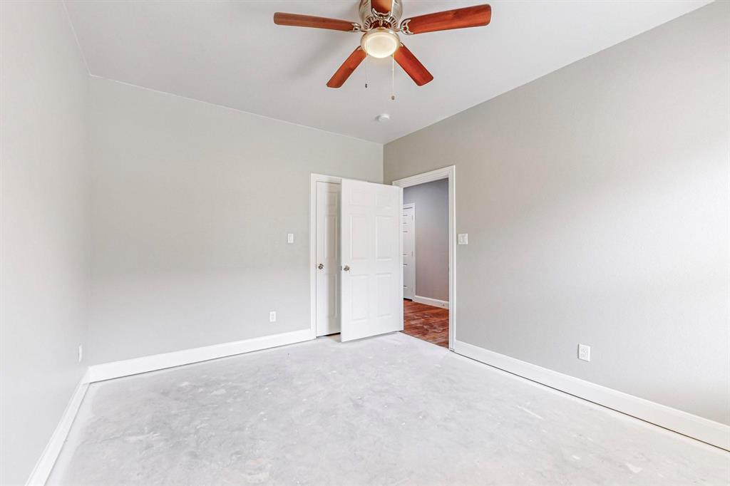 201 Dellis Street Property Photo 25