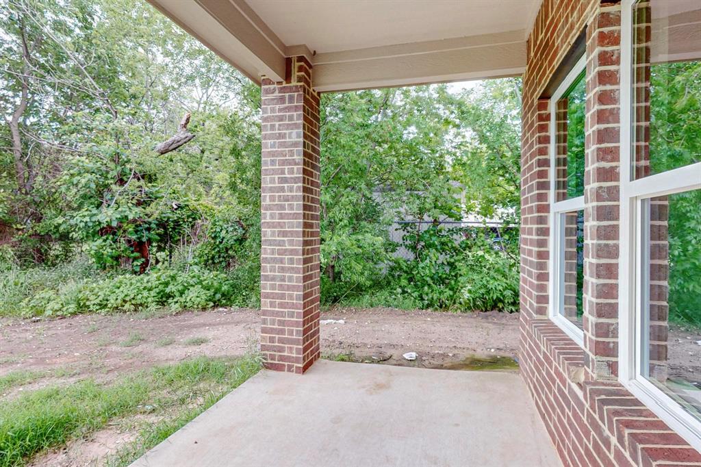 201 Dellis Street Property Photo 31