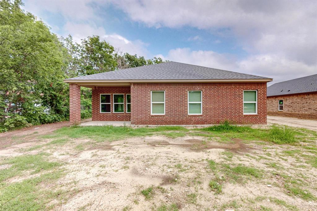 201 Dellis Street Property Photo 33