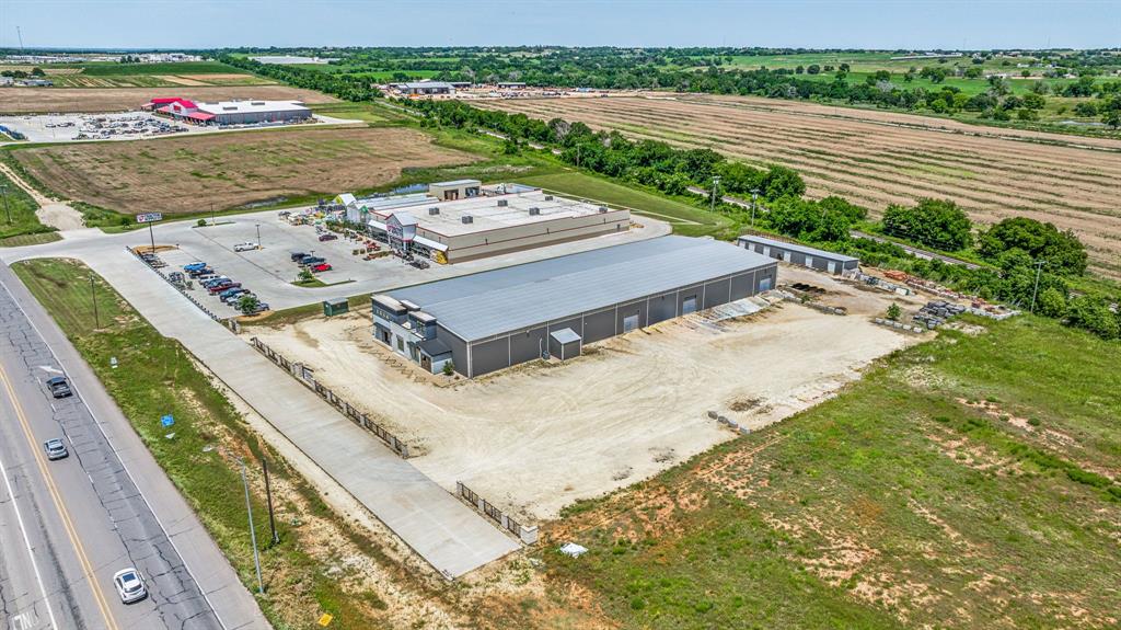 1330 N Us Highway 281 Highway Property Photo 37