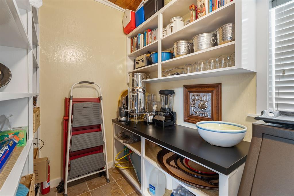 2027 Fm 779 Property Photo 15