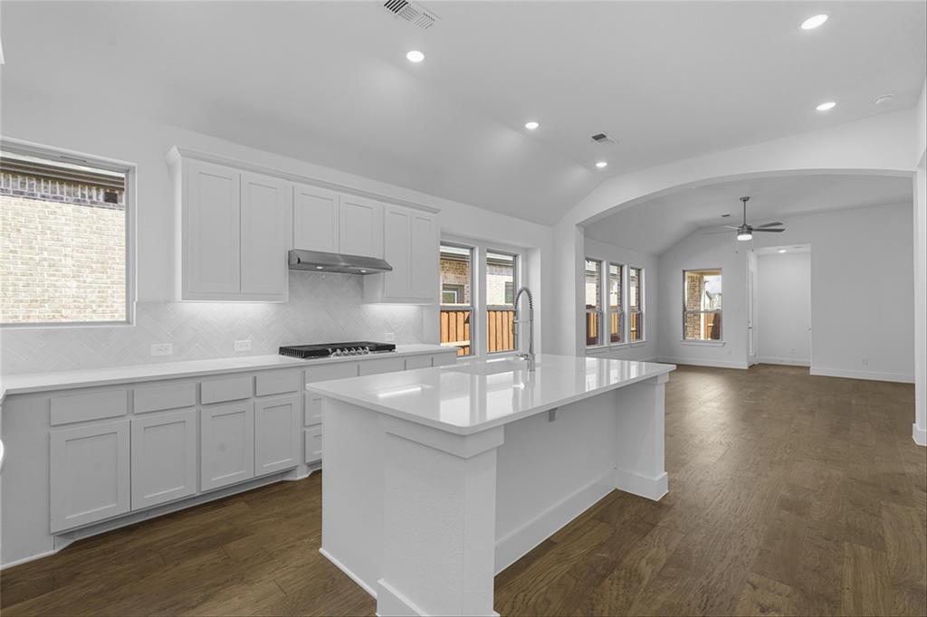 2081 Mack Avenue Property Photo 7