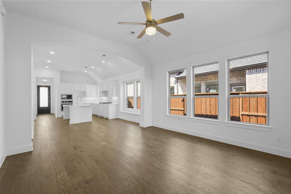 2081 Mack Avenue Property Photo 8