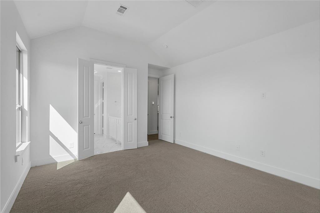 2081 Mack Avenue Property Photo 13