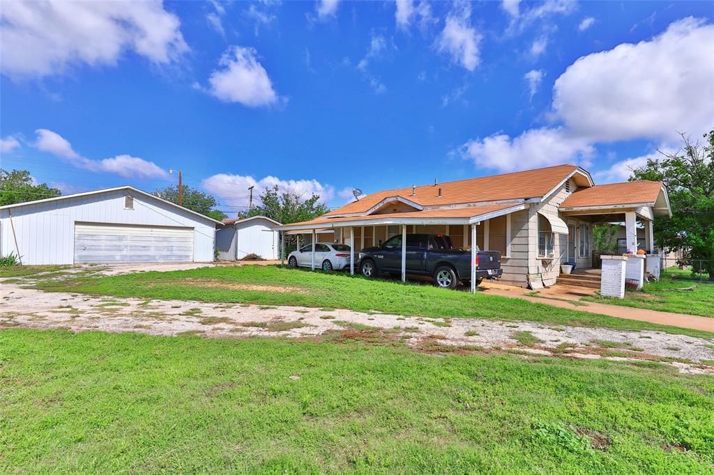 1814 Commercial Avenue Property Photo 1
