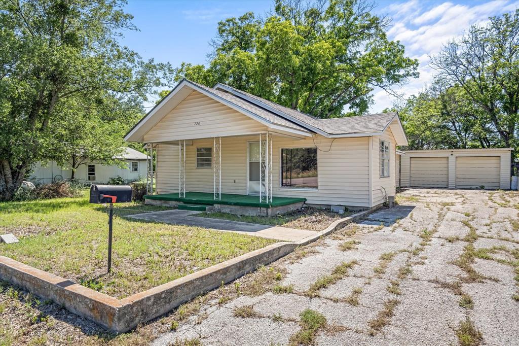 720 N Seaman Street Property Photo 1