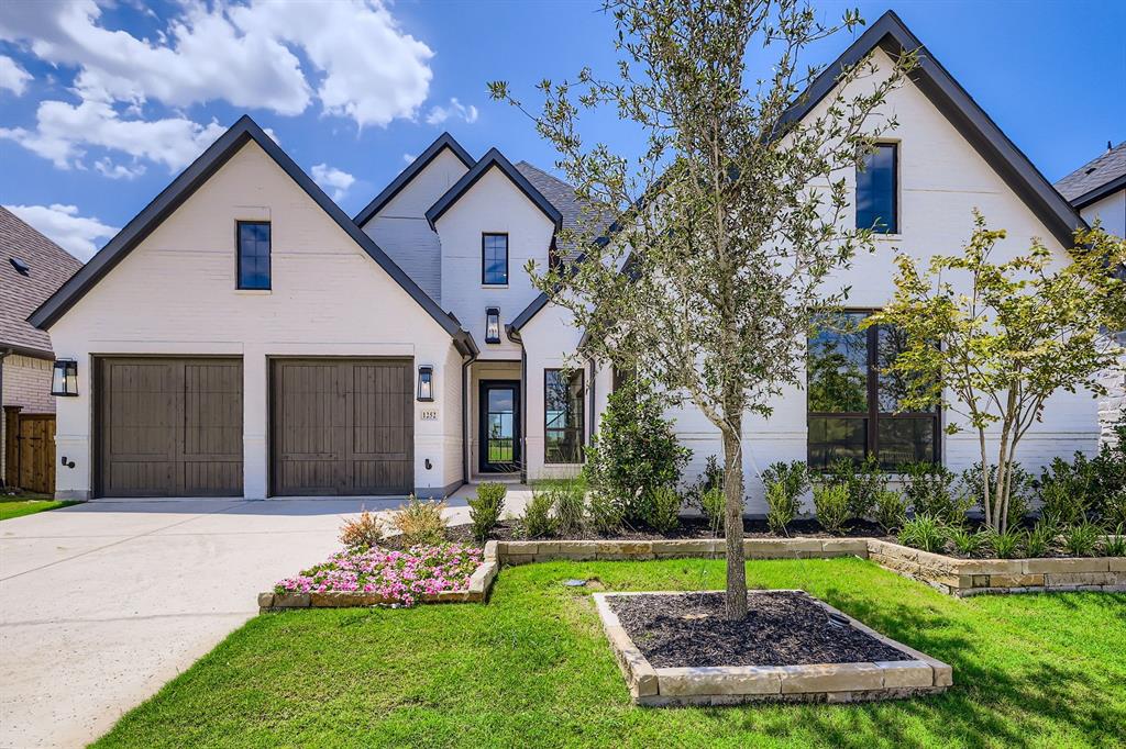 1252 High Property Photo 1