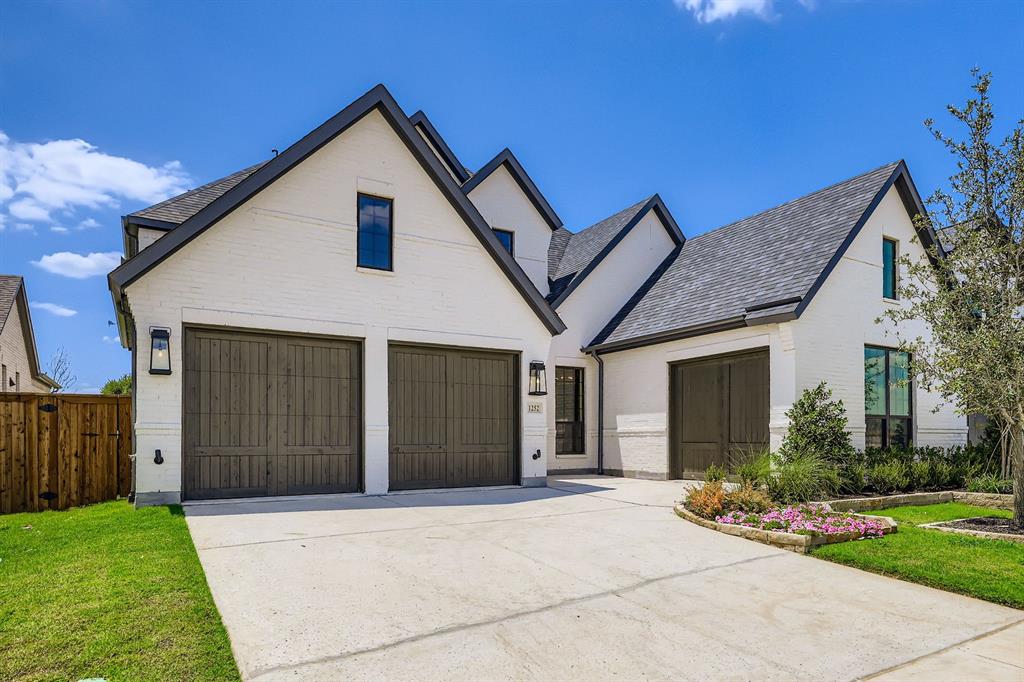 1252 High Property Photo 3