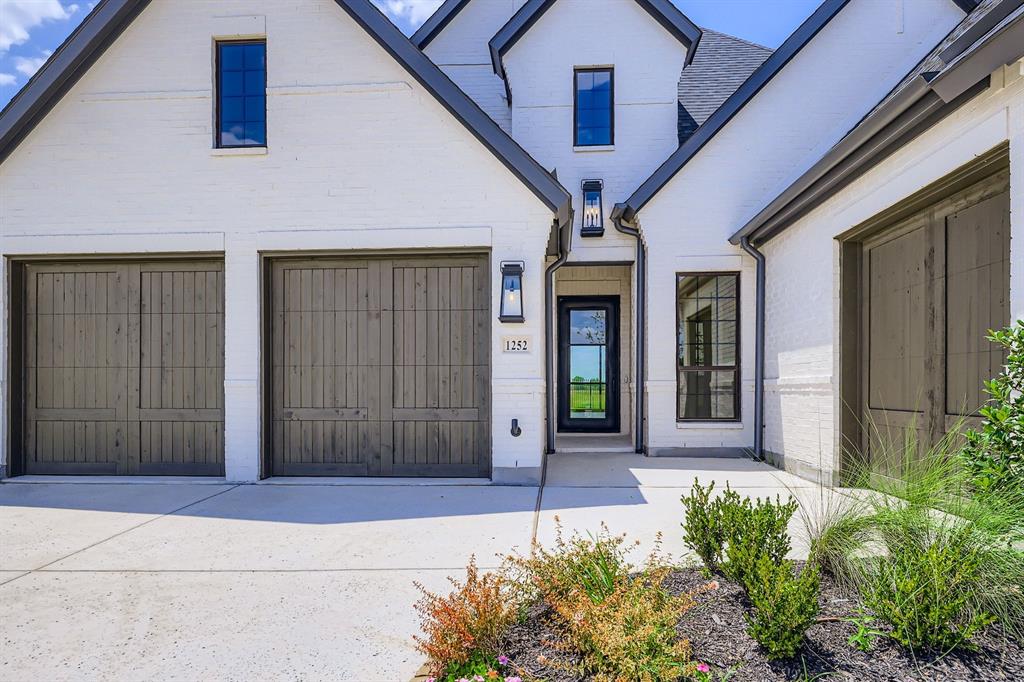 1252 High Property Photo 4