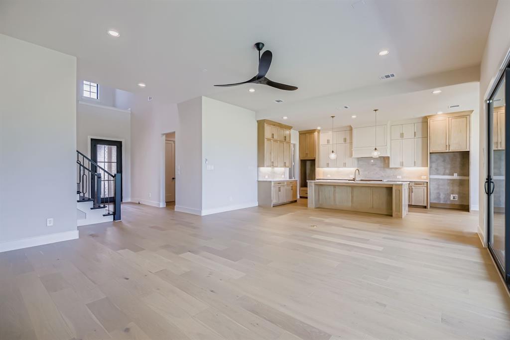 1252 High Property Photo 7