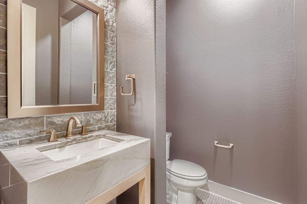 1252 High Property Photo 13