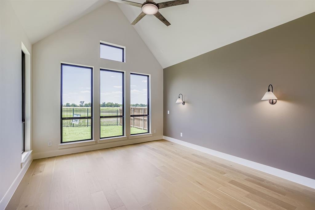 1252 High Property Photo 14