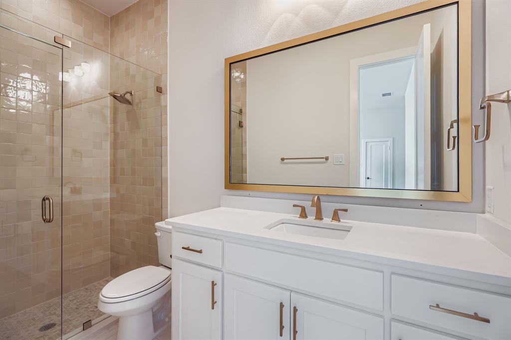 1252 High Property Photo 19