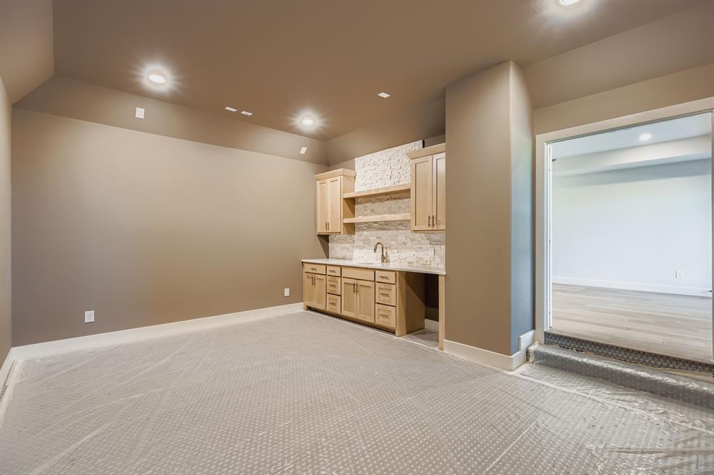 1252 High Property Photo 25