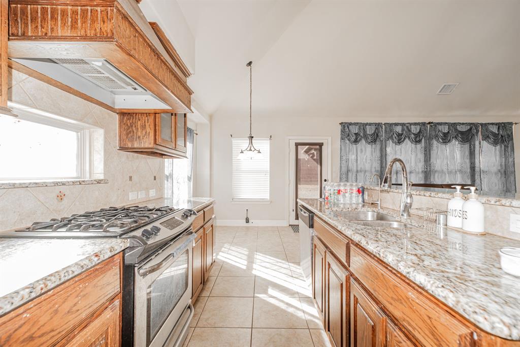 15221 Mount Evans Drive Property Photo 12