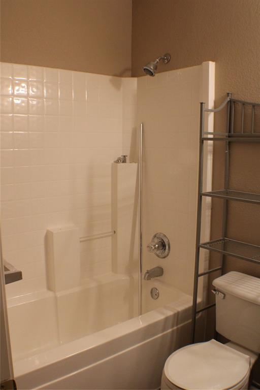 5808 Matt Street Property Photo 9