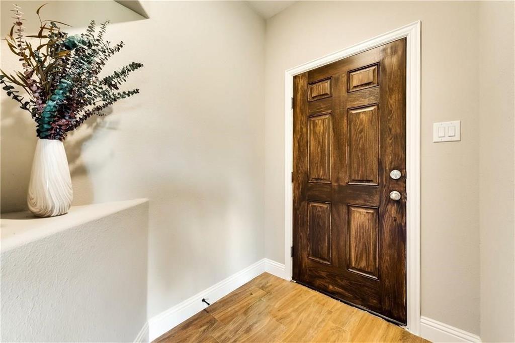 324 E Pecan Street Property Photo 2