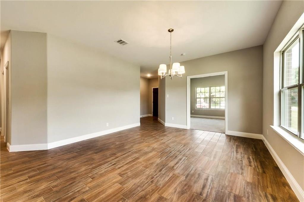 324 E Pecan Street Property Photo 3