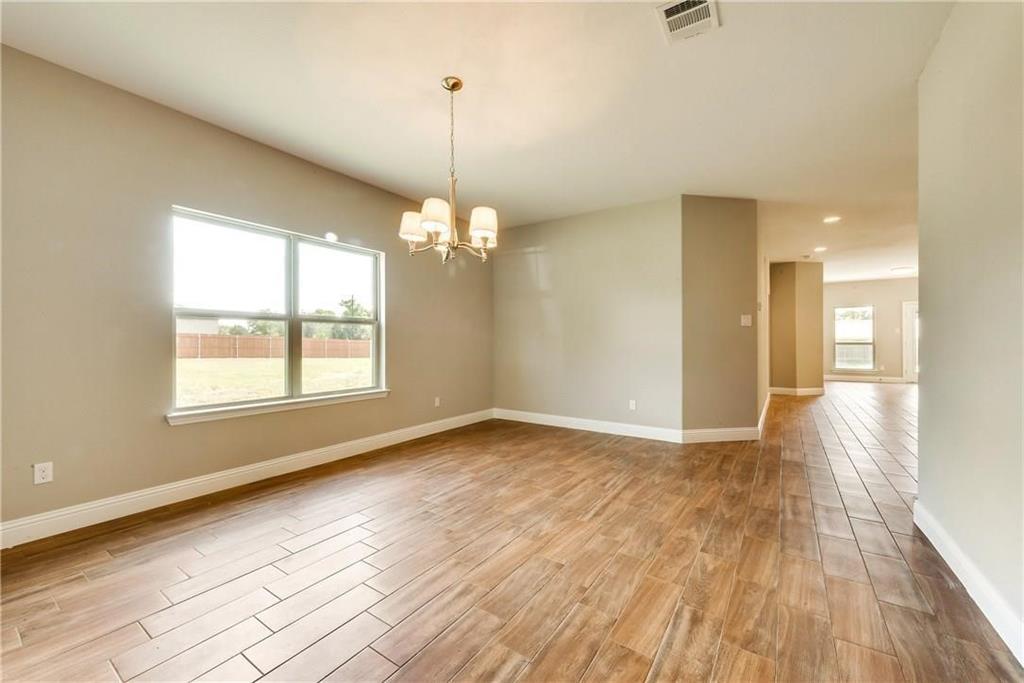 324 E Pecan Street Property Photo 4