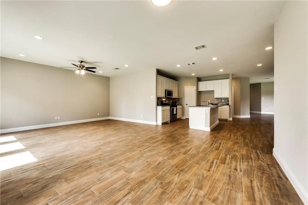 324 E Pecan Street Property Photo 9