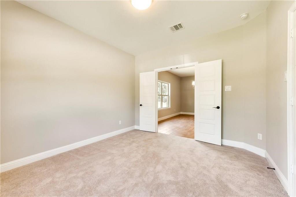 324 E Pecan Street Property Photo 10