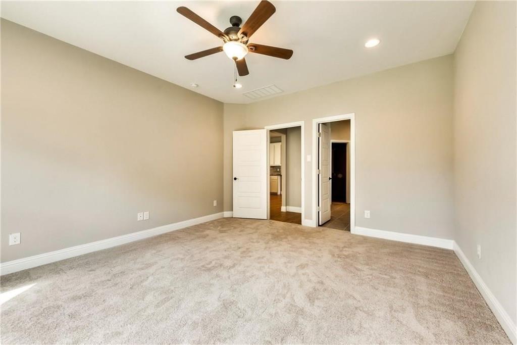 324 E Pecan Street Property Photo 13