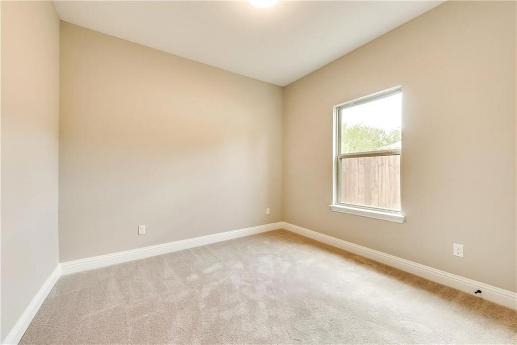 324 E Pecan Street Property Photo 15