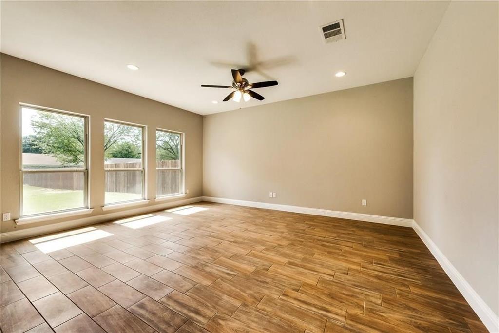 324 E Pecan Street Property Photo 17