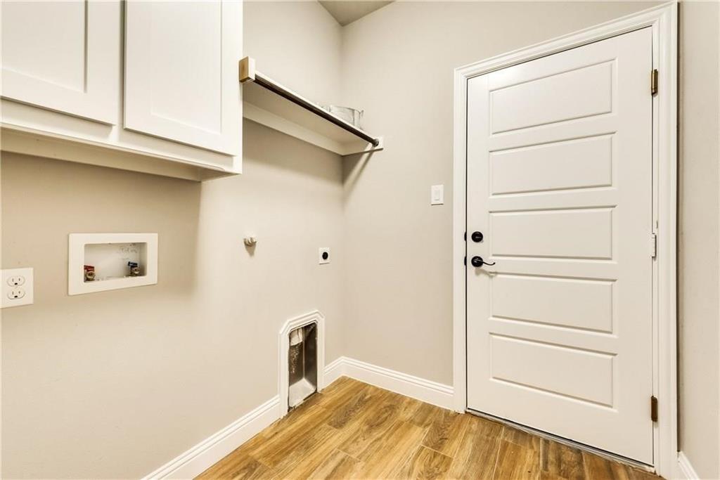 324 E Pecan Street Property Photo 18