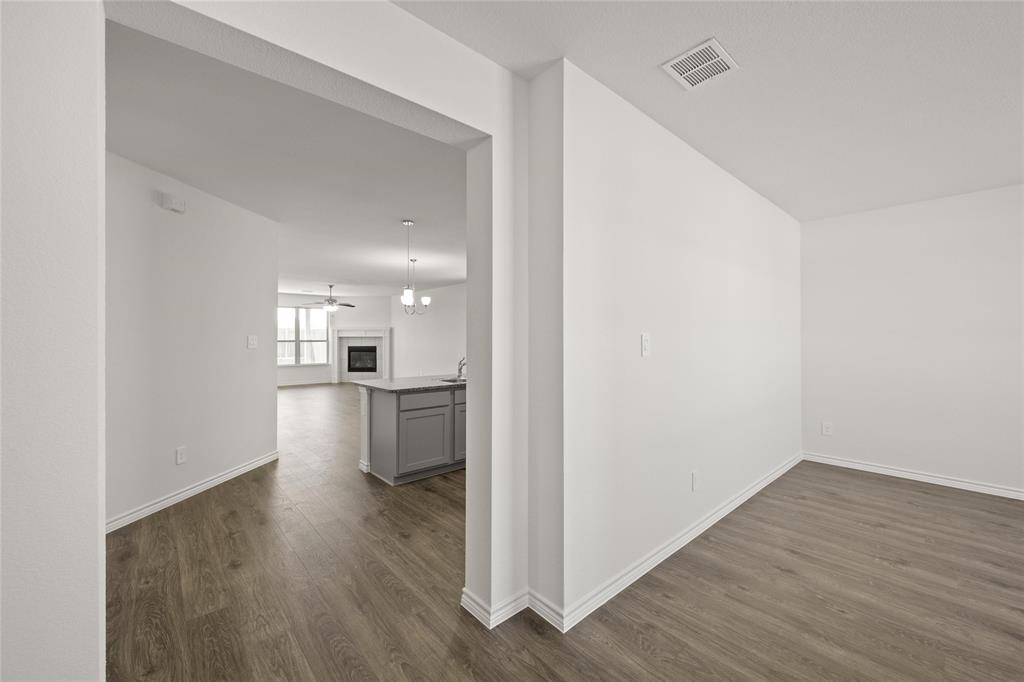 1913 Seminole Drive Property Photo 5