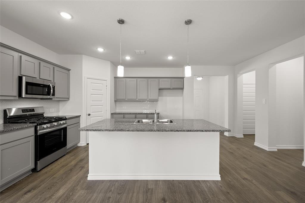 1913 Seminole Drive Property Photo 8