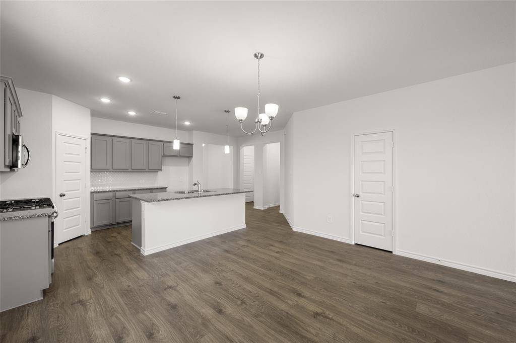 1913 Seminole Drive Property Photo 12