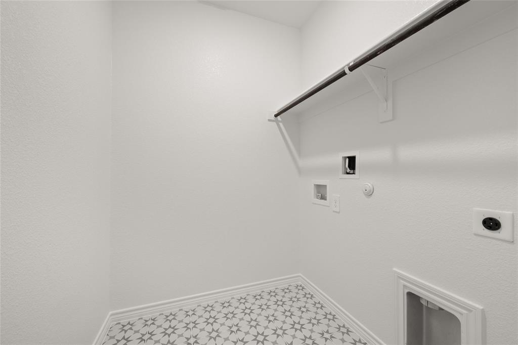 1913 Seminole Drive Property Photo 17