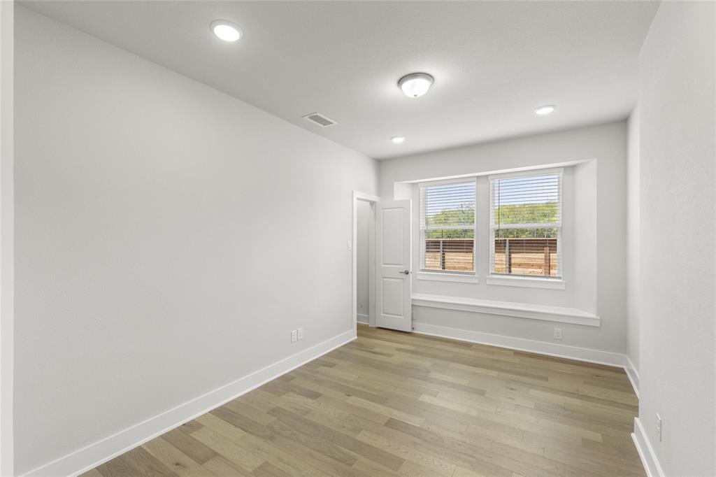 2105 Acorn Creek Circle Property Photo 14