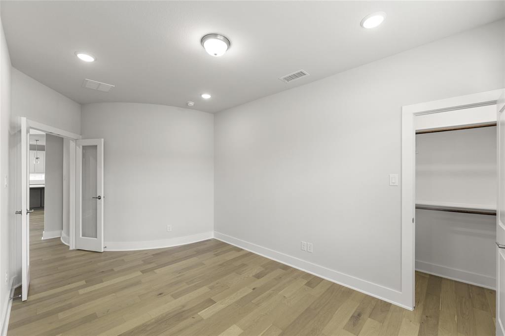 2105 Acorn Creek Circle Property Photo 15