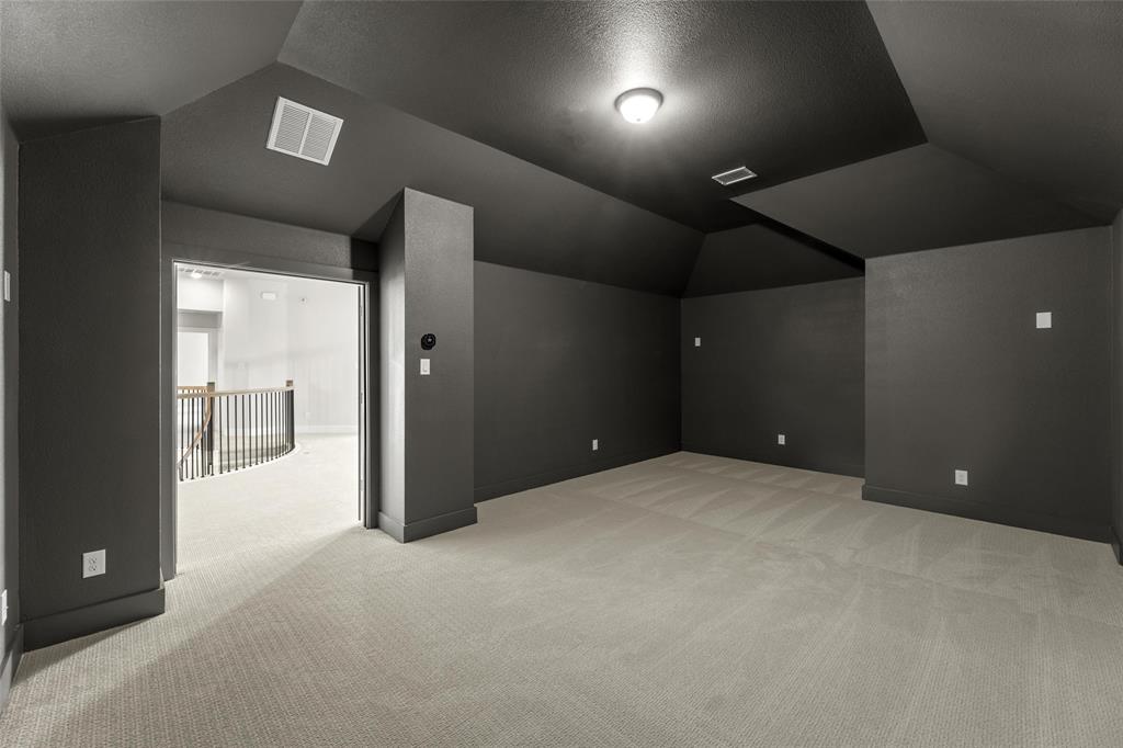 2105 Acorn Creek Circle Property Photo 24