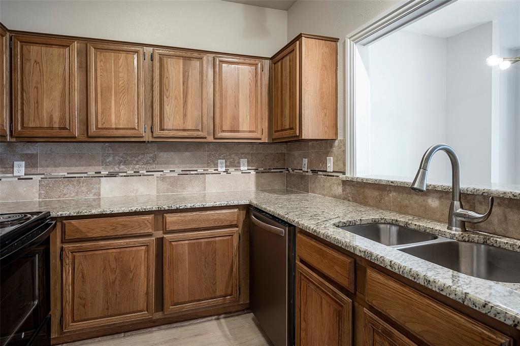 14277 Preston Road Property Photo 14
