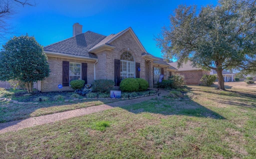 104 Oxford Circle Property Photo 1