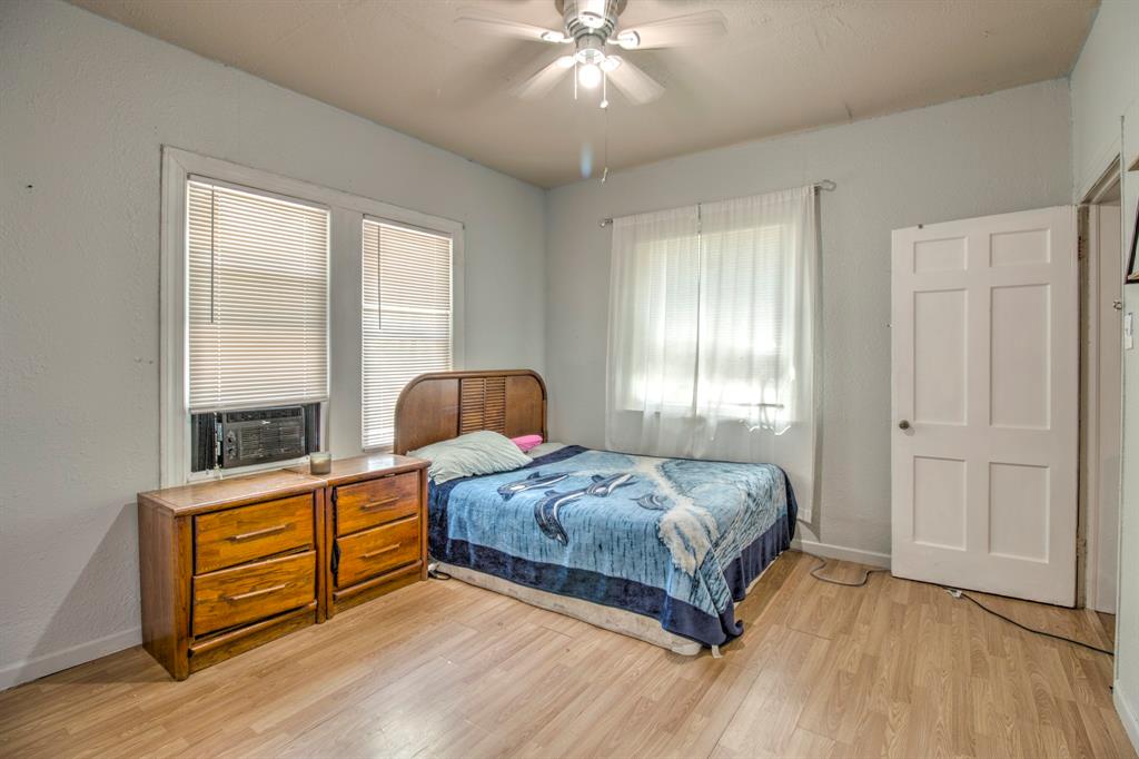 1319 E Garnett Property Photo 9