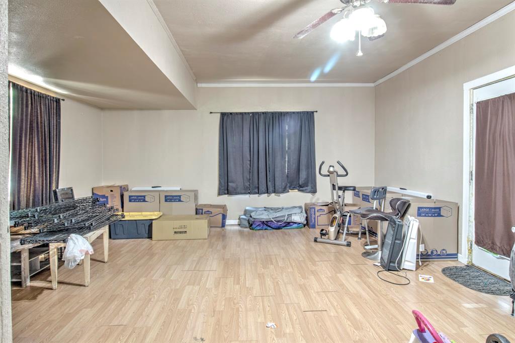 1319 E Garnett Property Photo 14