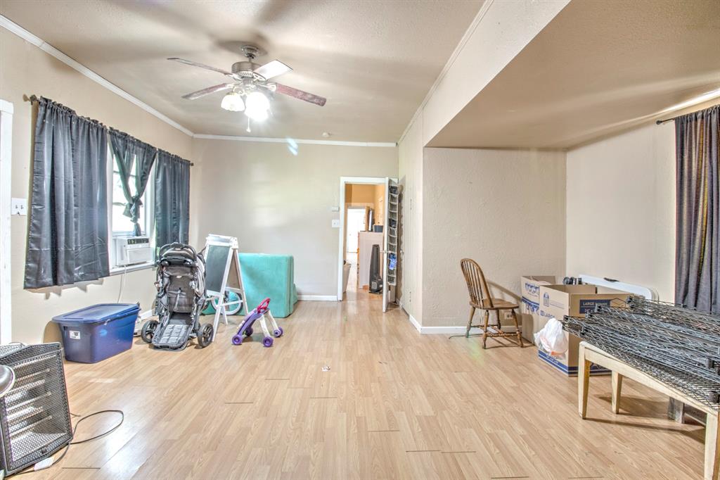 1319 E Garnett Property Photo 15