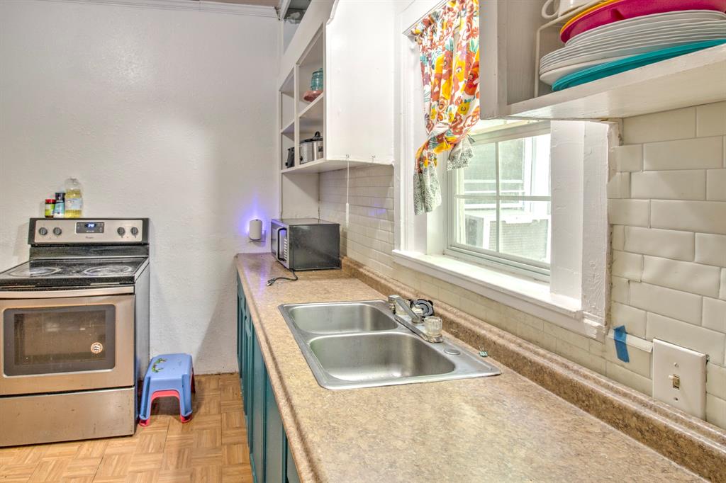 1319 E Garnett Property Photo 16