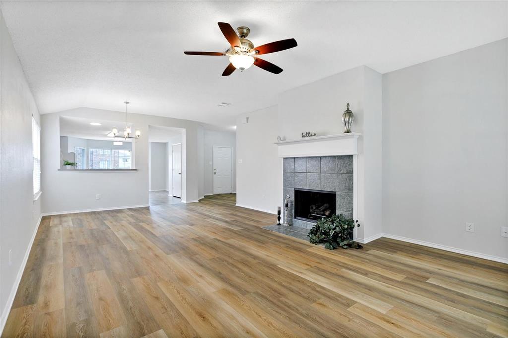 2424 Collier Drive Property Photo 2
