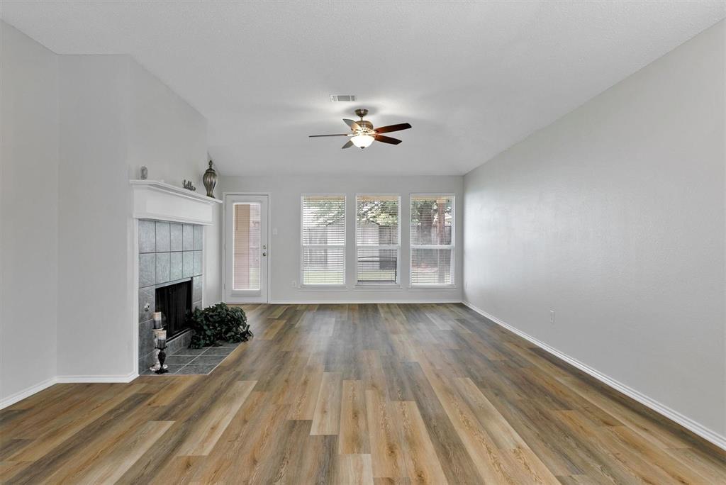 2424 Collier Drive Property Photo 7