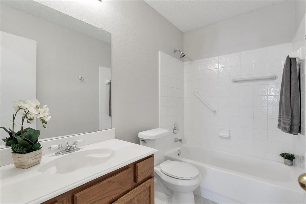 2424 Collier Drive Property Photo 8