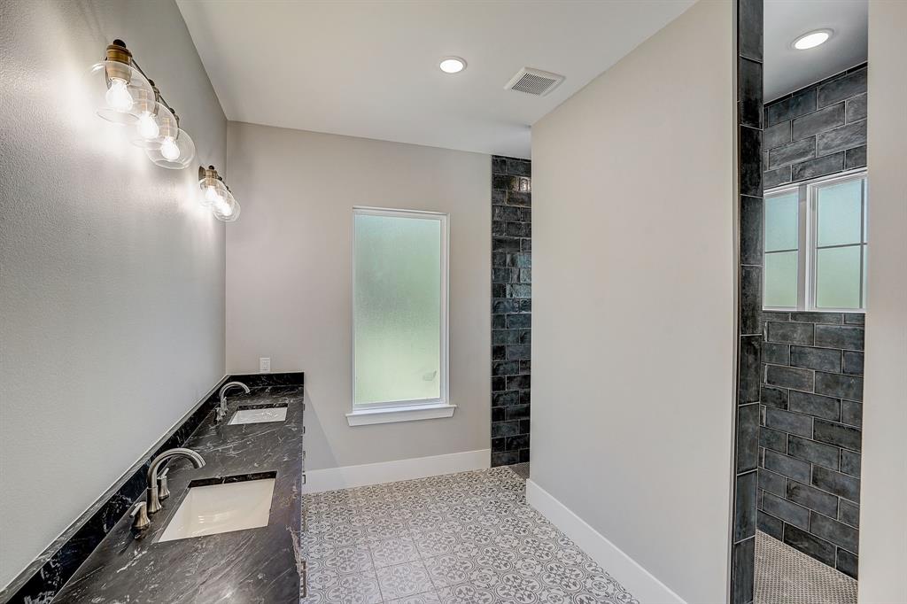 4031 Waters Edge Drive Property Photo 23