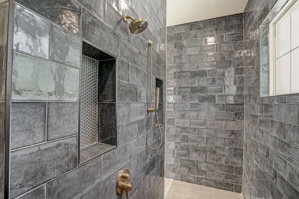 4031 Waters Edge Drive Property Photo 24