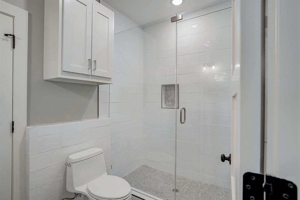 4031 Waters Edge Drive Property Photo 32