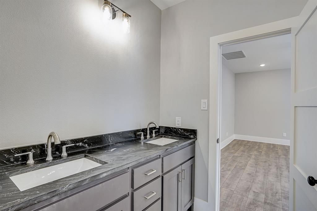 4031 Waters Edge Drive Property Photo 33